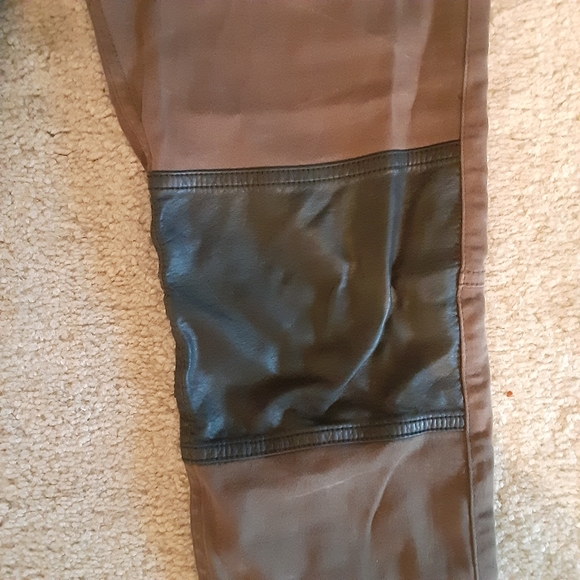 Faux Leather Patch Jeans - Picture 7 of 8